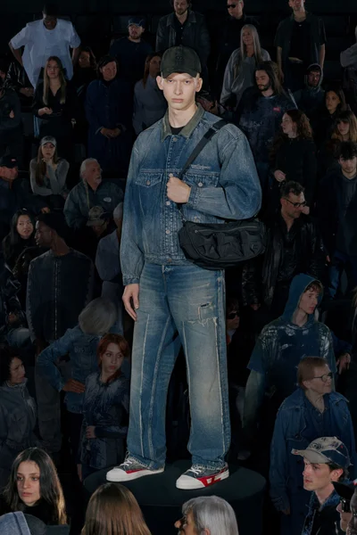 Look 24
